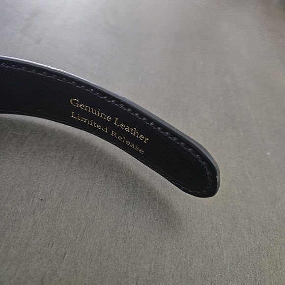 Disney x Dooney & Bourke Haunted Mansion Wallpaper Leather Minnie Mouse Ears NWT - Picture 6 of 8